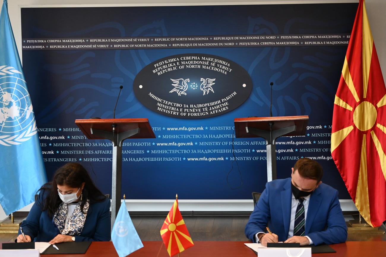 Minister of Foreign Affairs Bujar Osmani and Rossana Dudziak, UN Resident Coordinator sign the new UN SDCF 2021 - 2025